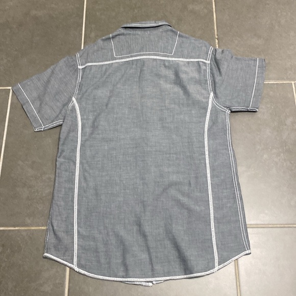 BKE Button-Up Shirt. Size Large. - Picture 7 of 7